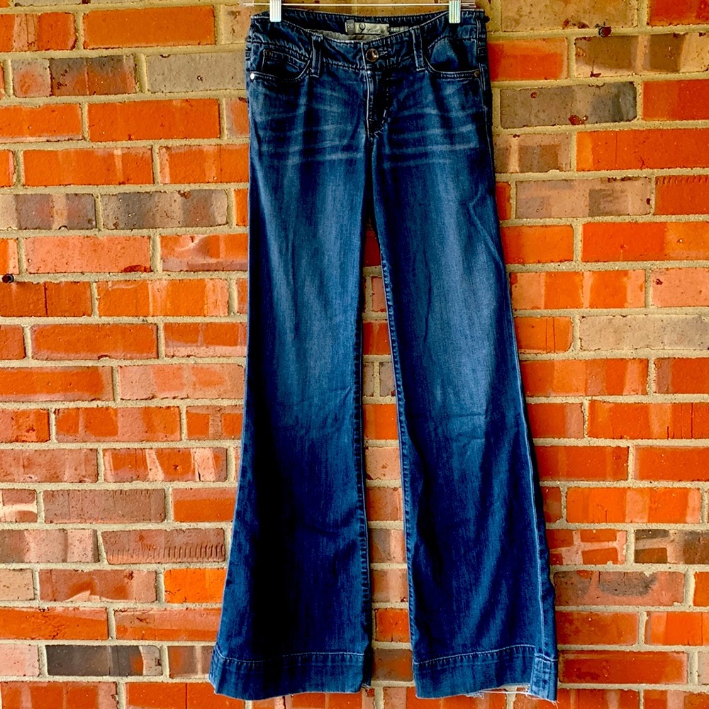 Level 99 womenswear wide leg jean.